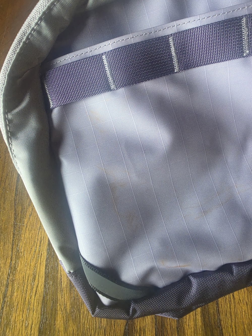 The North Face Men's Lilac ENDLESS DUSK Crossbody Sling Bag - UNUSED - Picture 9 of 16